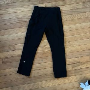 Lululemon capri with size 2 black
